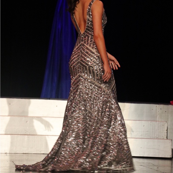 Jovani Prom/Pageant Dress Grey/Silver Sequins Size 2 - Picture 5 of 5